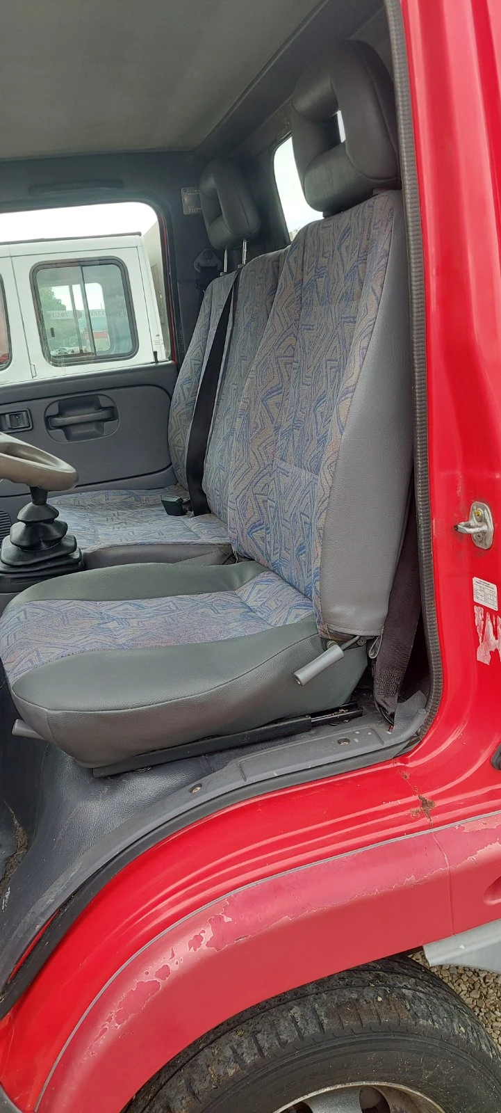 Nissan Capstar 3.0 tdi тристранен, снимка 11 - Бусове и автобуси - 55480132