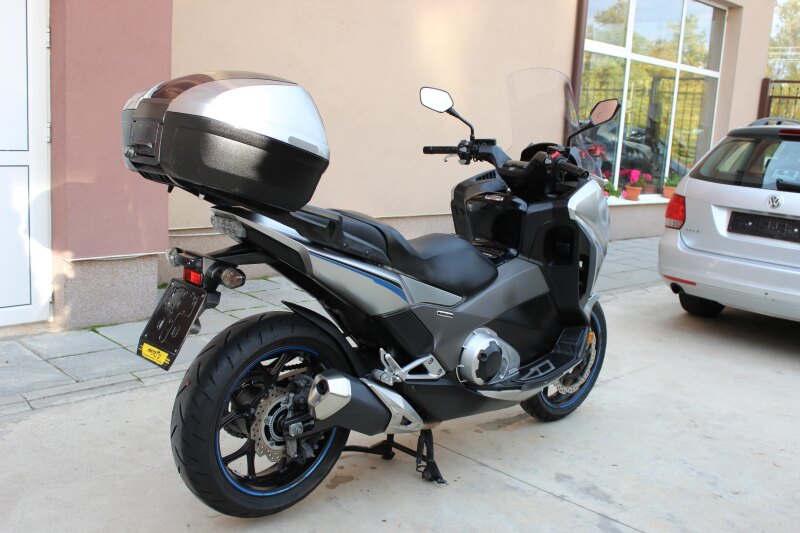 Honda Integra 750ie, ABS, LED!!!, снимка 2 - Мотоциклети и мототехника - 38367243