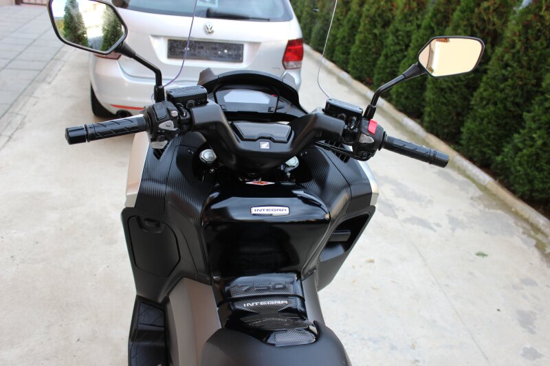 Honda Integra 750ie, ABS, LED!!!, снимка 12 - Мотоциклети и мототехника - 38367243