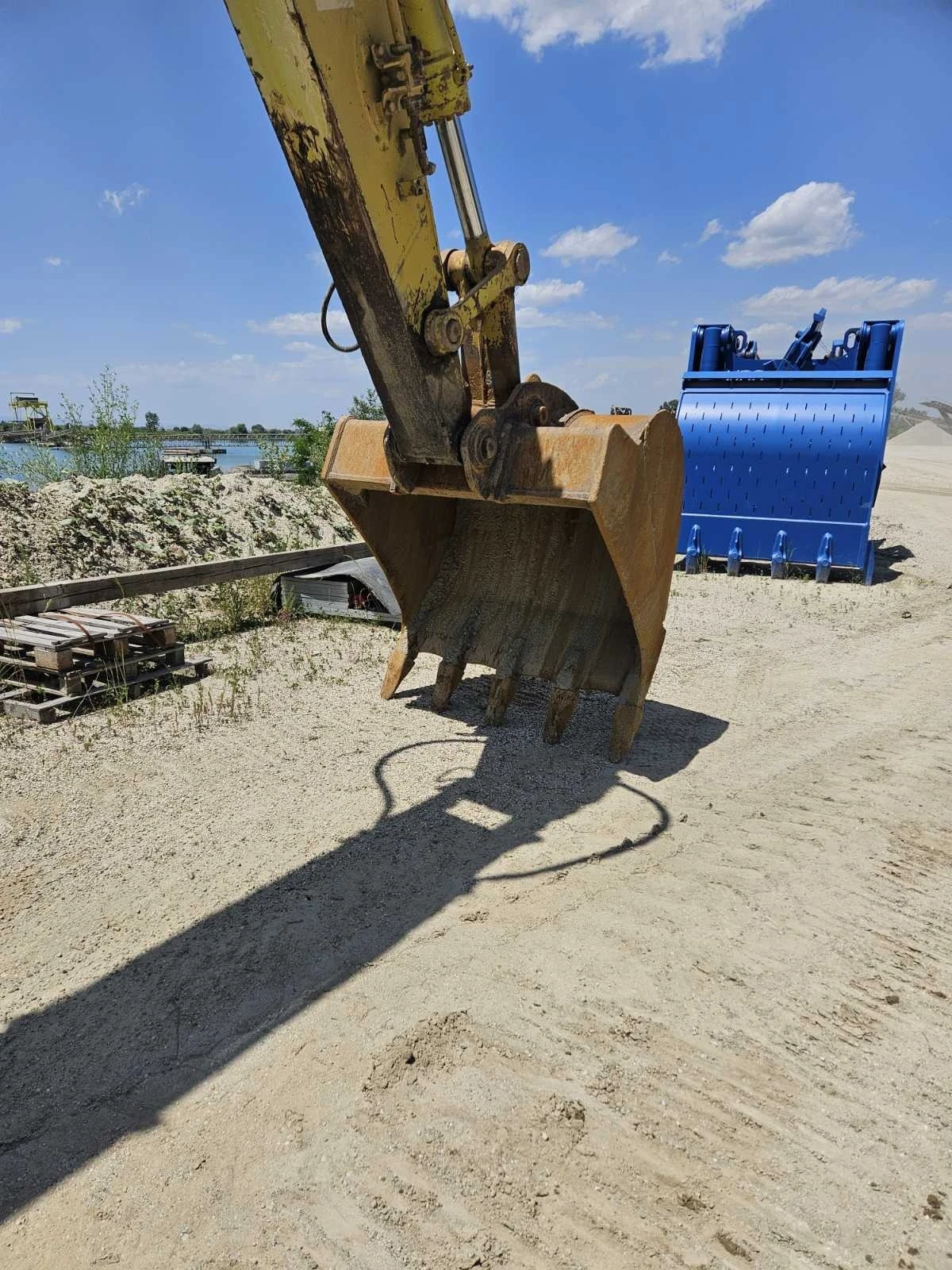 Багер Komatsu PC240LC - изображение 3