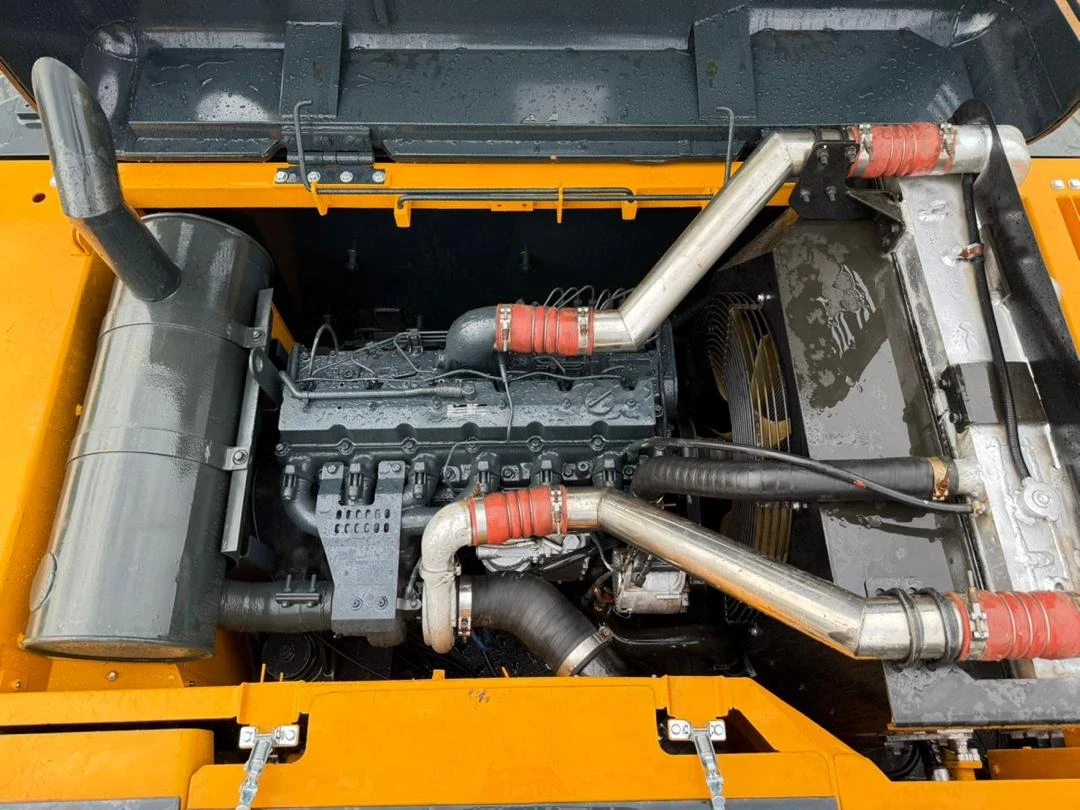 Багер Hyundai 330IC, снимка 13 - Индустриална техника - 53781798