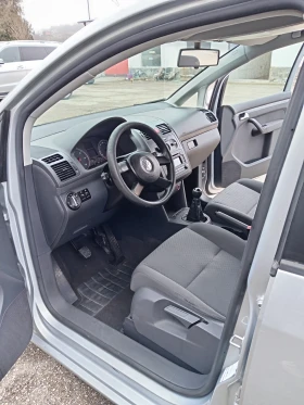 VW Touran 1.9 дизел 105 коня 6 скорости  - 2500 € / 4889.57 лв. - 19384567 7