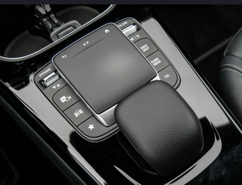 Mercedes-Benz CLA 250 COUPE Touchpad, снимка 8 - Автомобили и джипове - 45270514