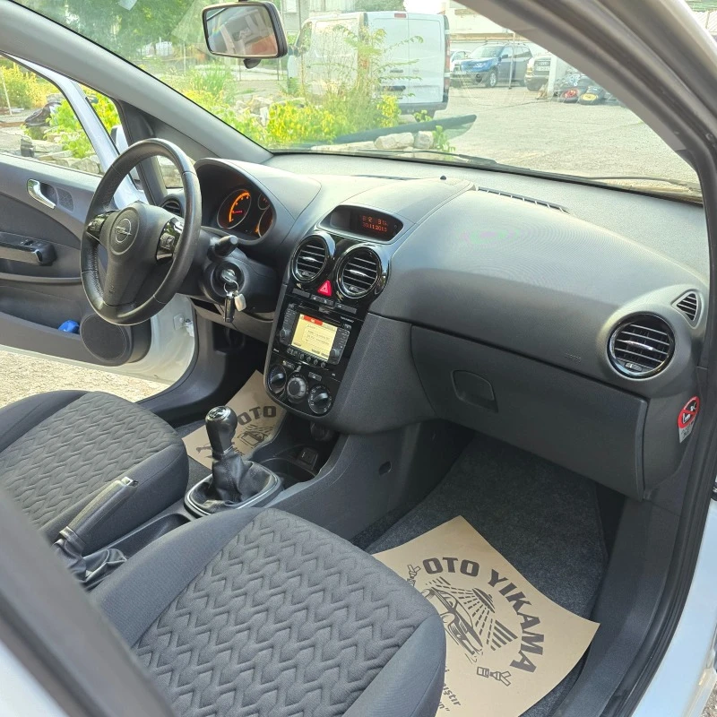 Opel Corsa 1.2i GAZ NAVI TOP, снимка 14 - Автомобили и джипове - 46478975