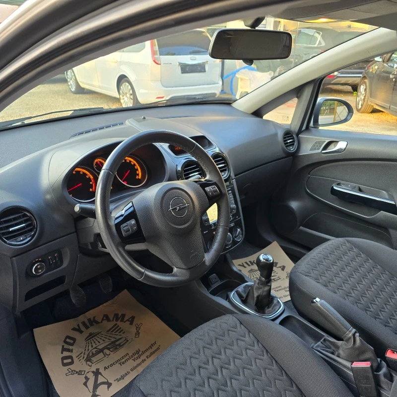 Opel Corsa 1.2i GAZ NAVI TOP, снимка 11 - Автомобили и джипове - 46478975