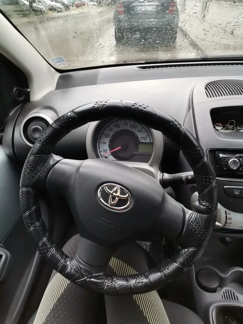 Toyota Aygo, снимка 4 - Автомобили и джипове - 47942350