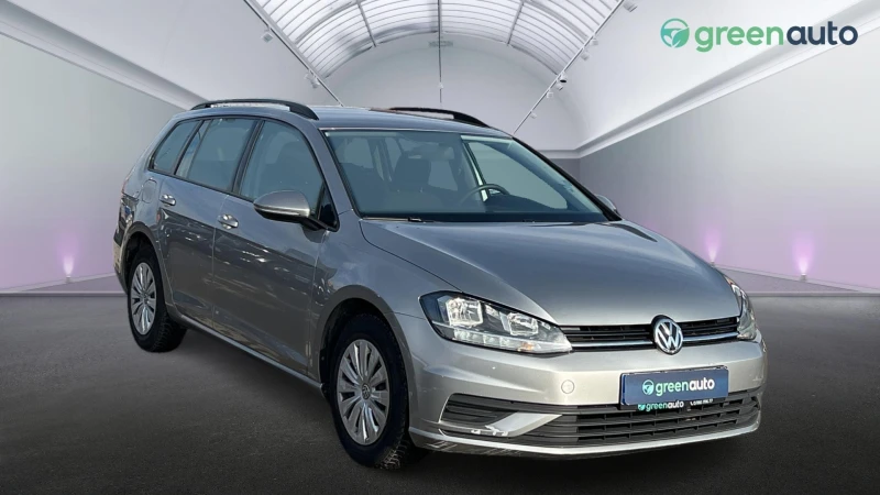 VW Golf 1.6 TDi, снимка 8 - Автомобили и джипове - 48445435