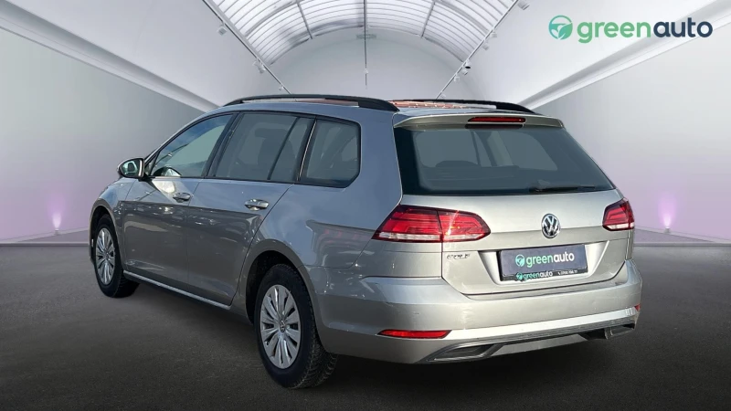 VW Golf 1.6 TDi, снимка 7 - Автомобили и джипове - 48445435