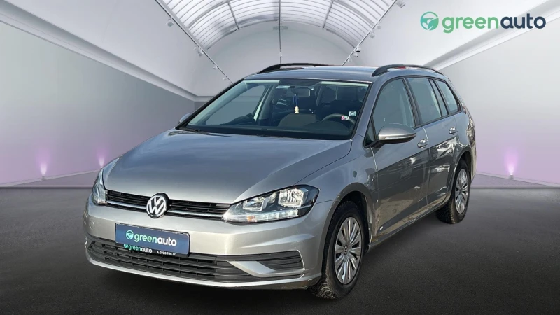 VW Golf 1.6 TDi, снимка 1 - Автомобили и джипове - 48445435