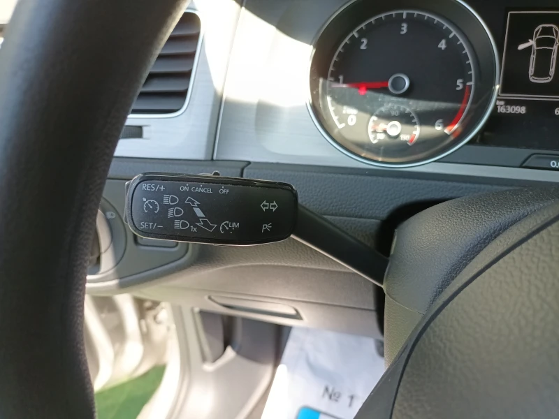 VW Golf 1.6TDI/NAVI, снимка 15 - Автомобили и джипове - 50312436