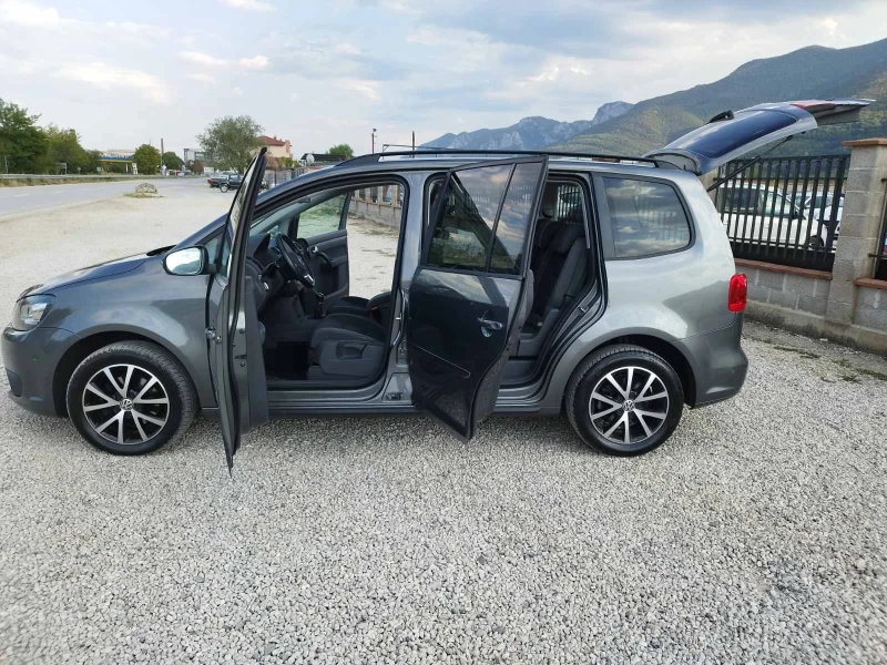 VW Touran 1.6 TDI UNIKAT, снимка 9 - Автомобили и джипове - 51673968