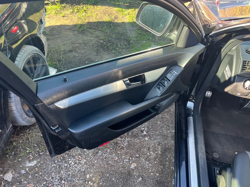 Mercedes-Benz C 220 CDI AVANTGARDE, снимка 11 - Автомобили и джипове - 52775759