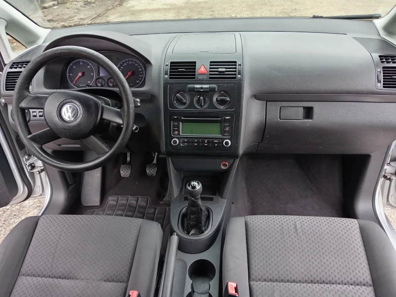 VW Touran 1.9 дизел 105 коня 6 скорости , снимка 10 - Автомобили и джипове - 53212802