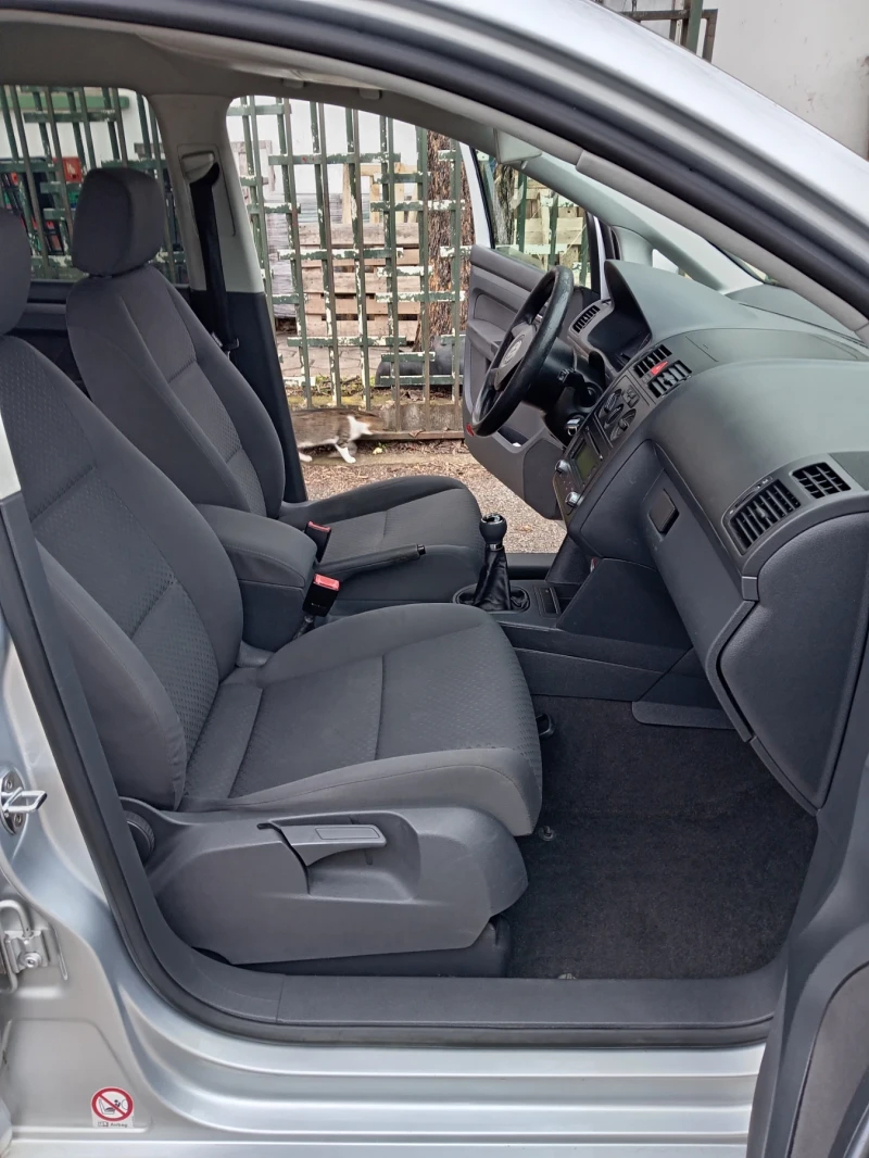 VW Touran 1.9 дизел 105 коня 6 скорости , снимка 6 - Автомобили и джипове - 53212802