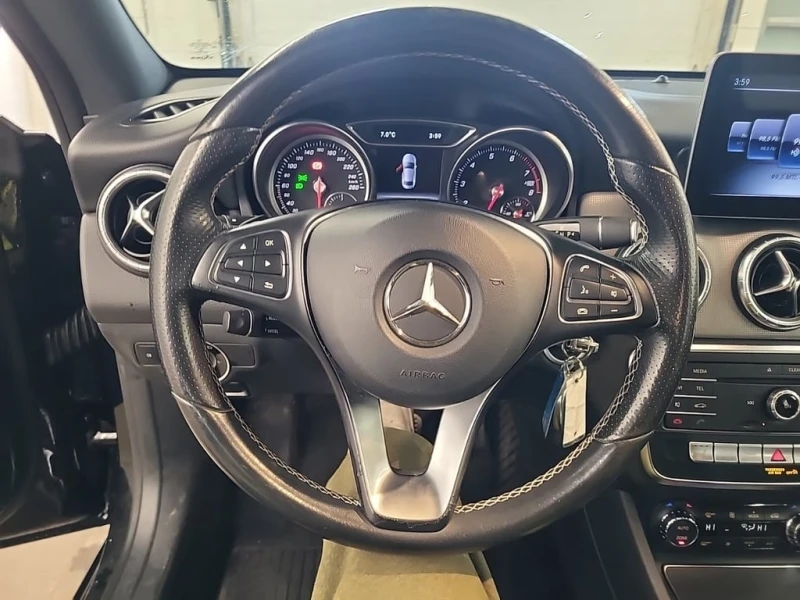 Mercedes-Benz CLA * 250 * CARFAX * БЕЗ ПЪРВОНАЧАЛНА ВНОСКА, снимка 11 - Автомобили и джипове - 53430779