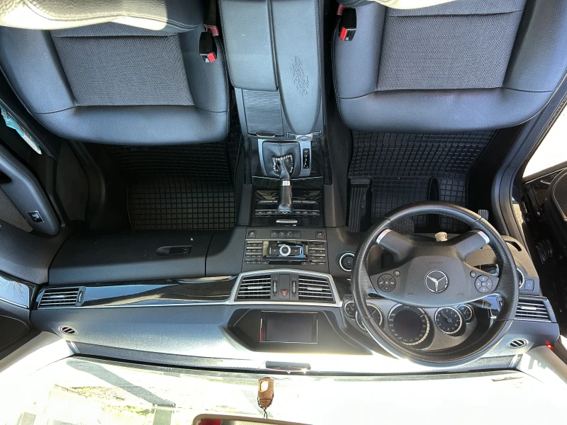 Mercedes-Benz E 200, снимка 8 - Автомобили и джипове - 53514887