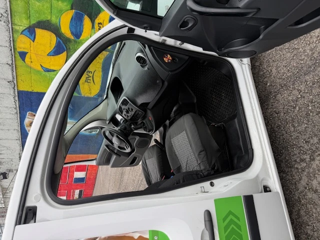 Renault Kangoo 1.5dci, снимка 9 - Автомобили и джипове - 52991447