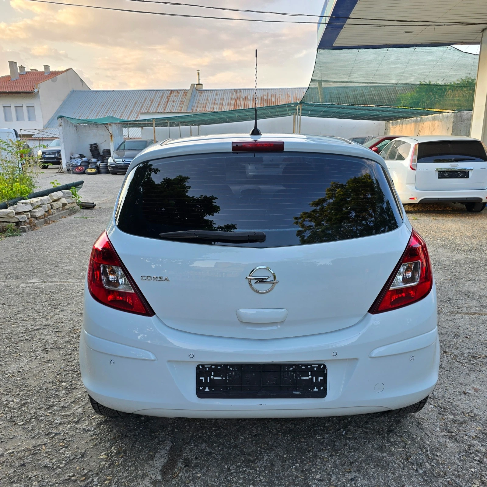 Opel Corsa 1.2i GAZ NAVI TOP - изображение 7