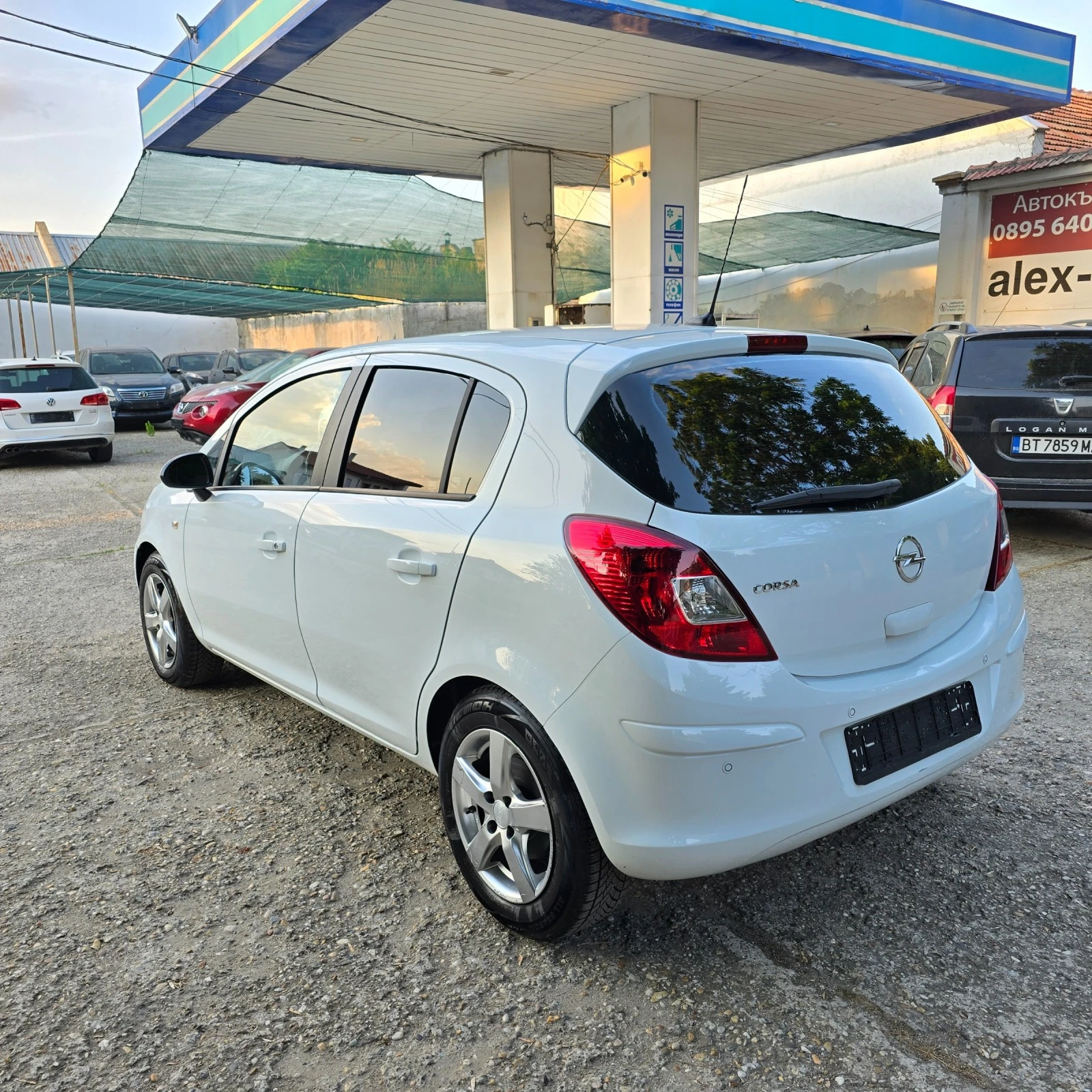 Opel Corsa 1.2i GAZ NAVI TOP - изображение 5