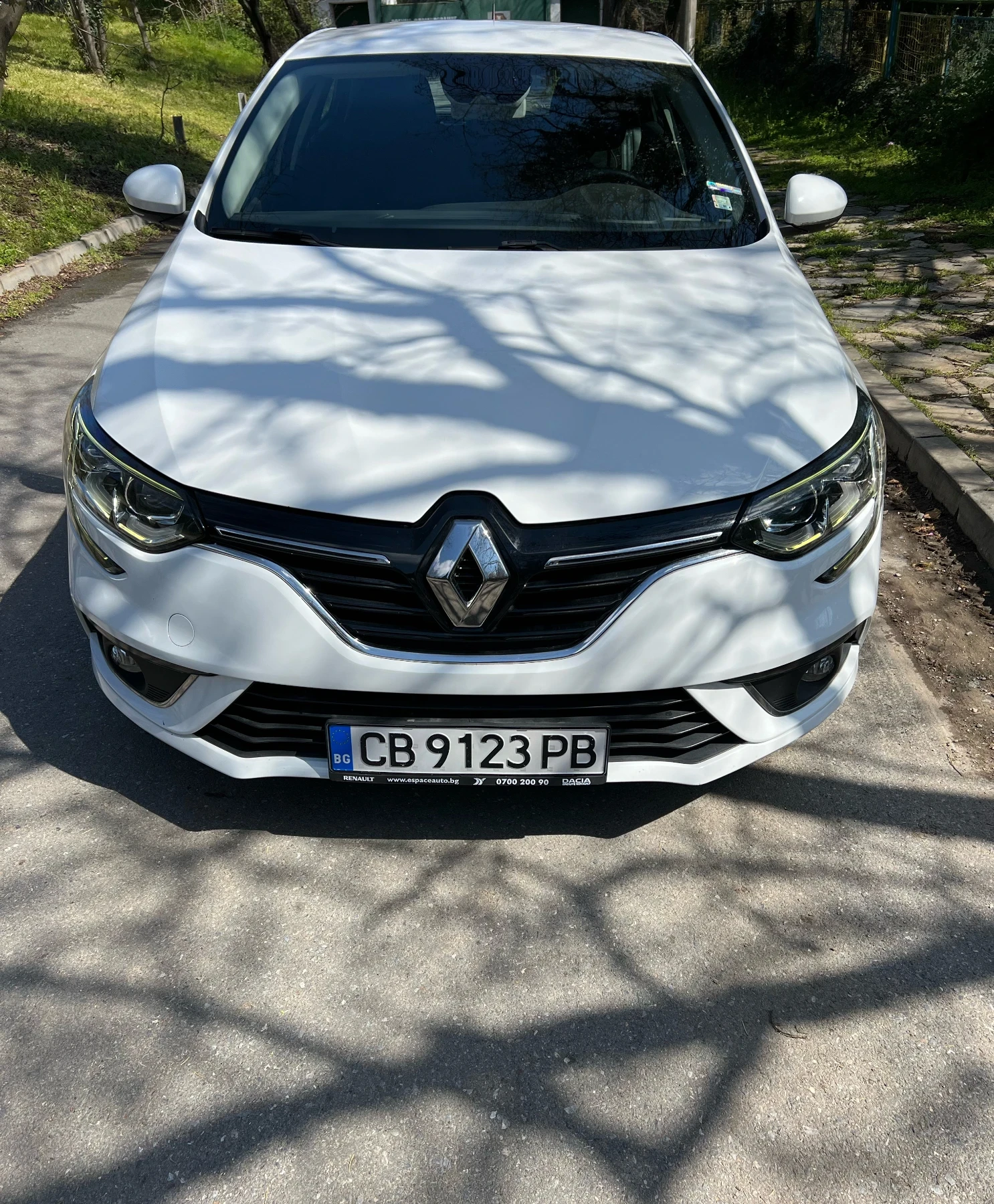 Renault Megane hatchback Zen Blue dCi 115 diesel Stop&Start BVM6 - изображение 2