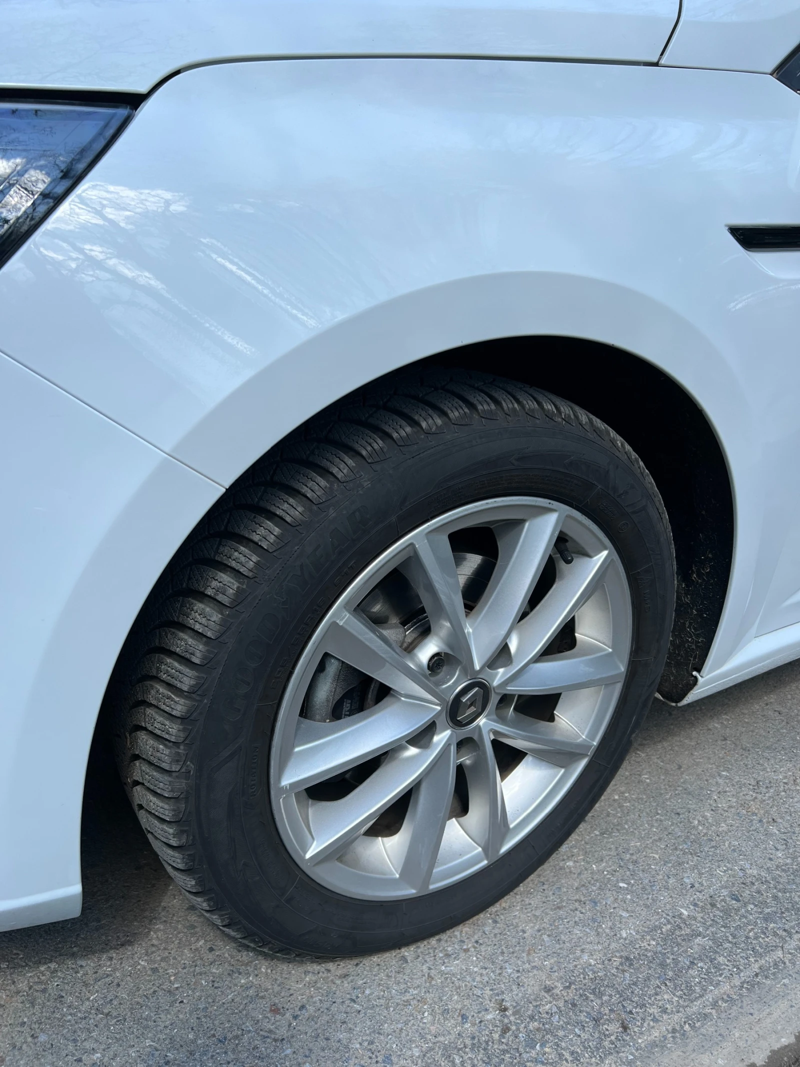 Renault Megane hatchback Zen Blue dCi 115 diesel Stop&Start BVM6 - изображение 10