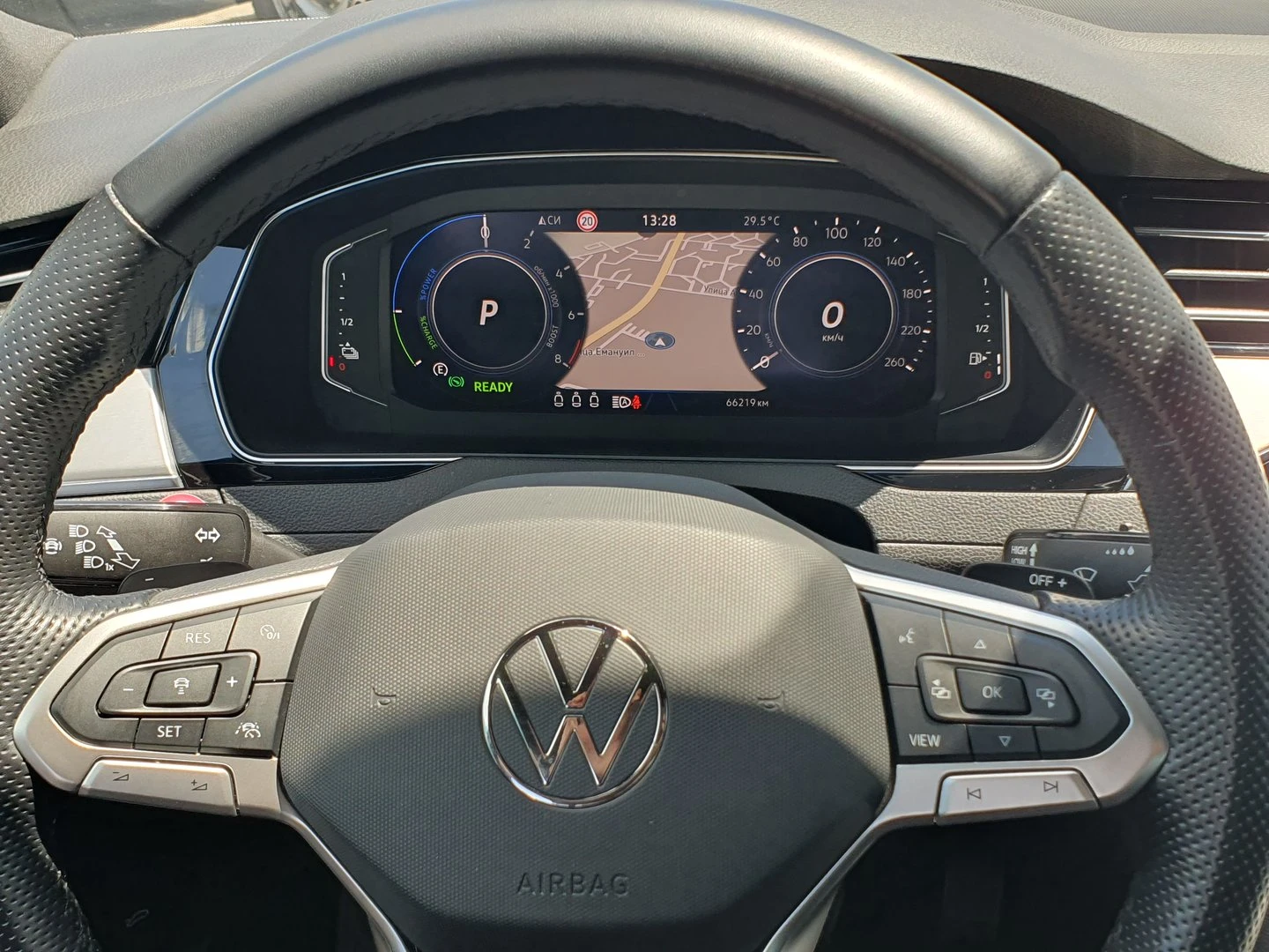 VW Passat GTE Plug-In-Hybrid 1.4 TSI - изображение 7
