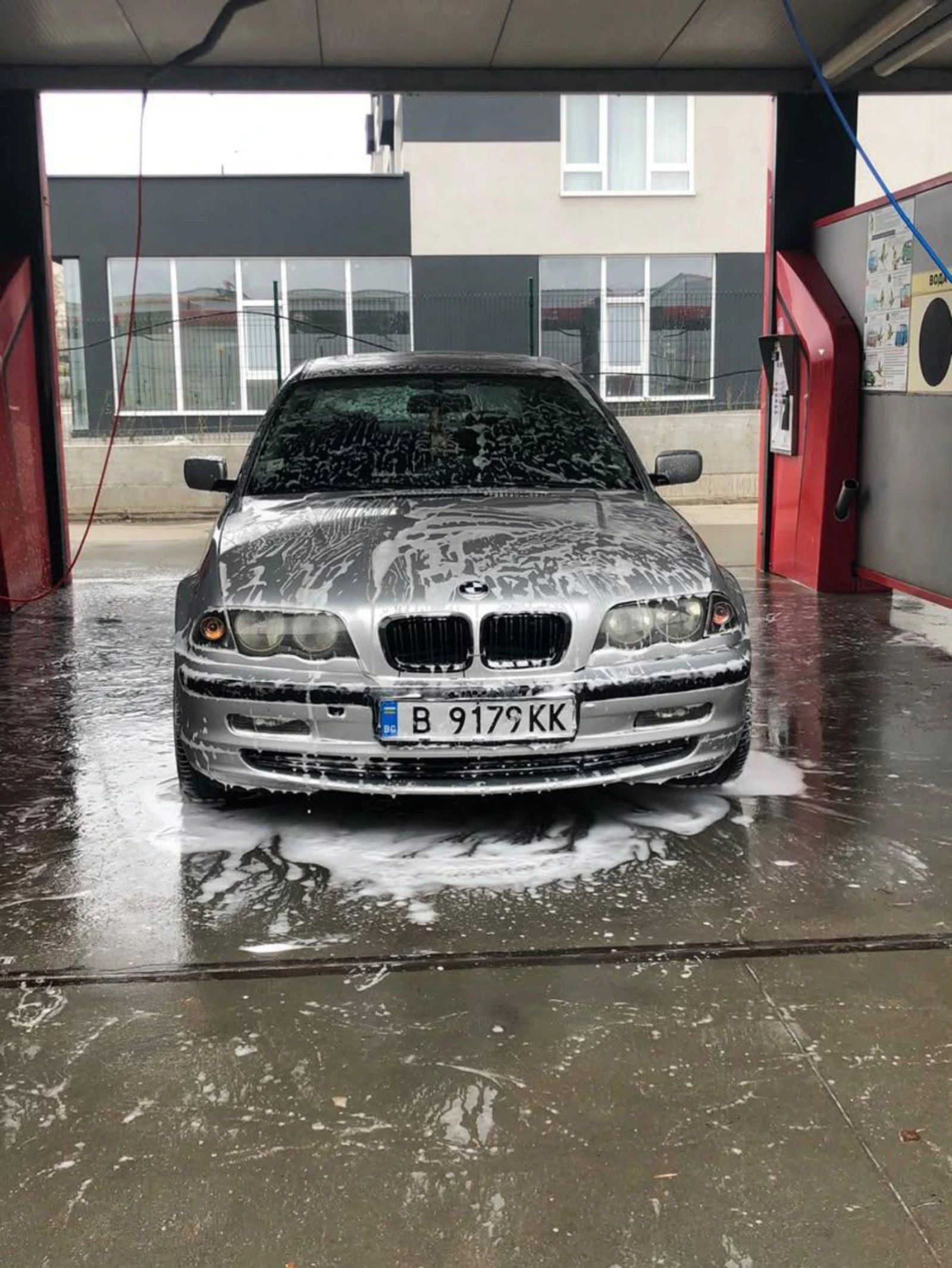 BMW 318  - изображение 5