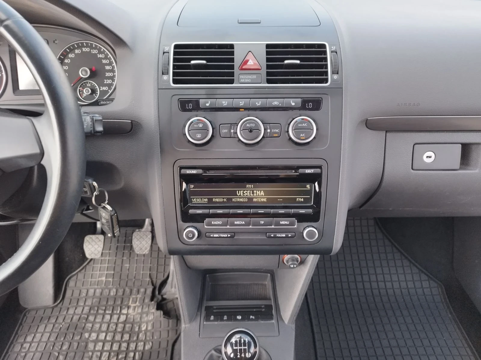 VW Touran 1.6 TDI UNIKAT | Mobile.bg   13