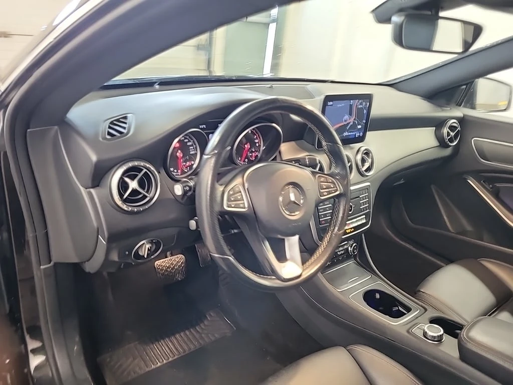 Mercedes-Benz CLA * 250 * CARFAX * БЕЗ ПЪРВОНАЧАЛНА ВНОСКА - изображение 9