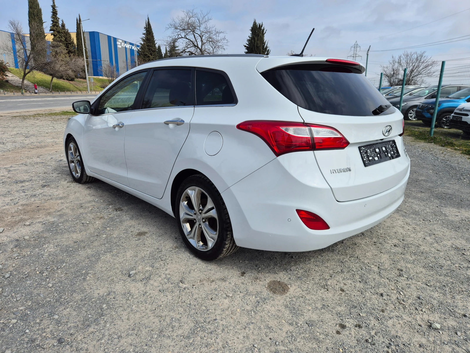 Hyundai I30 1.4CRDI 90кс, снимка 3 - Автомобили и джипове - 53812642