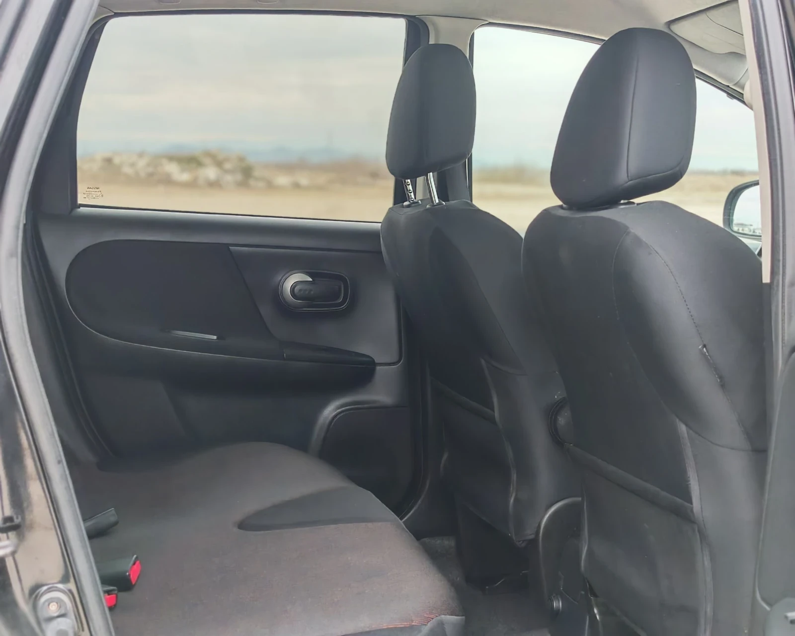 Nissan Note 1.4 88 К.С. БЕНЗИН! 185 000 КМ! , снимка 12 - Автомобили и джипове - 53953407