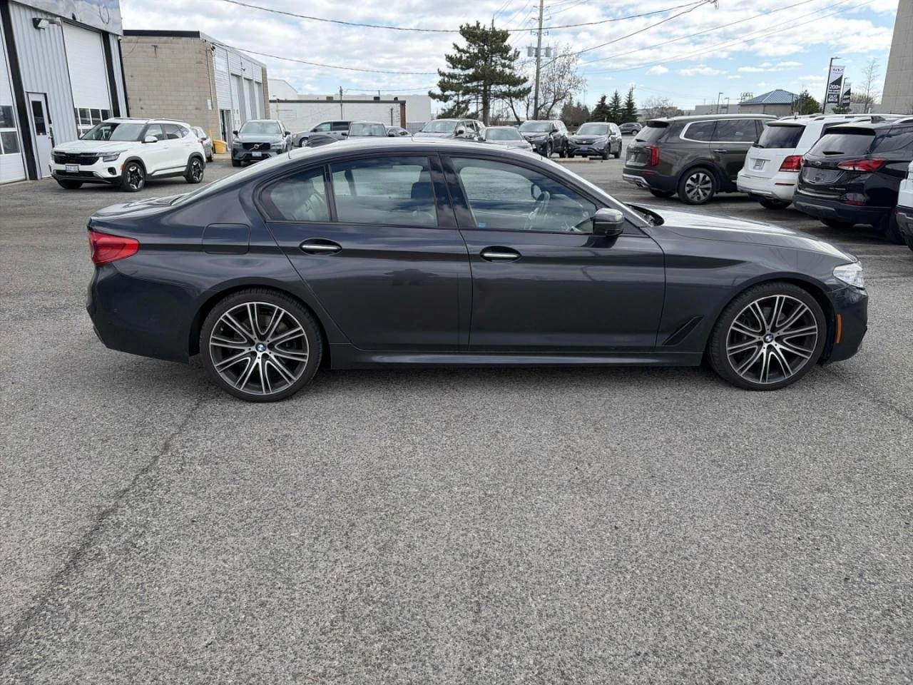 BMW 530 M-pkg* Harman/Kardon* HUD* 360* Soft-Close* Обдух, снимка 5 - Автомобили и джипове - 54409542