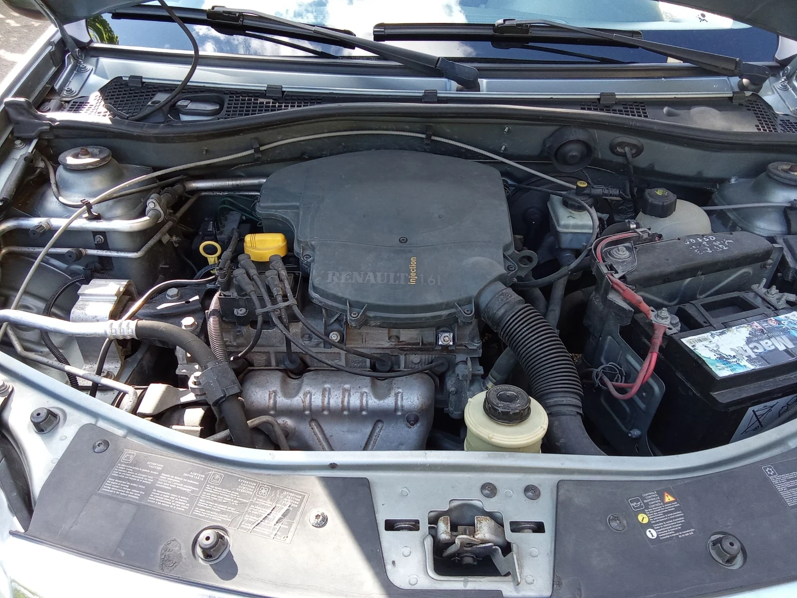 Dacia Sandero 1.6, снимка 14 - Автомобили и джипове - 54870546