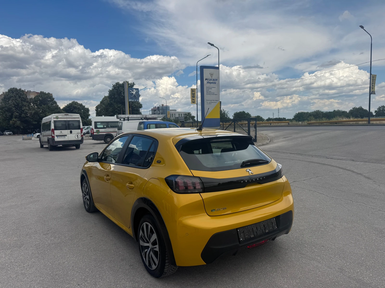 Peugeot 208, снимка 3 - Автомобили и джипове - 54930563