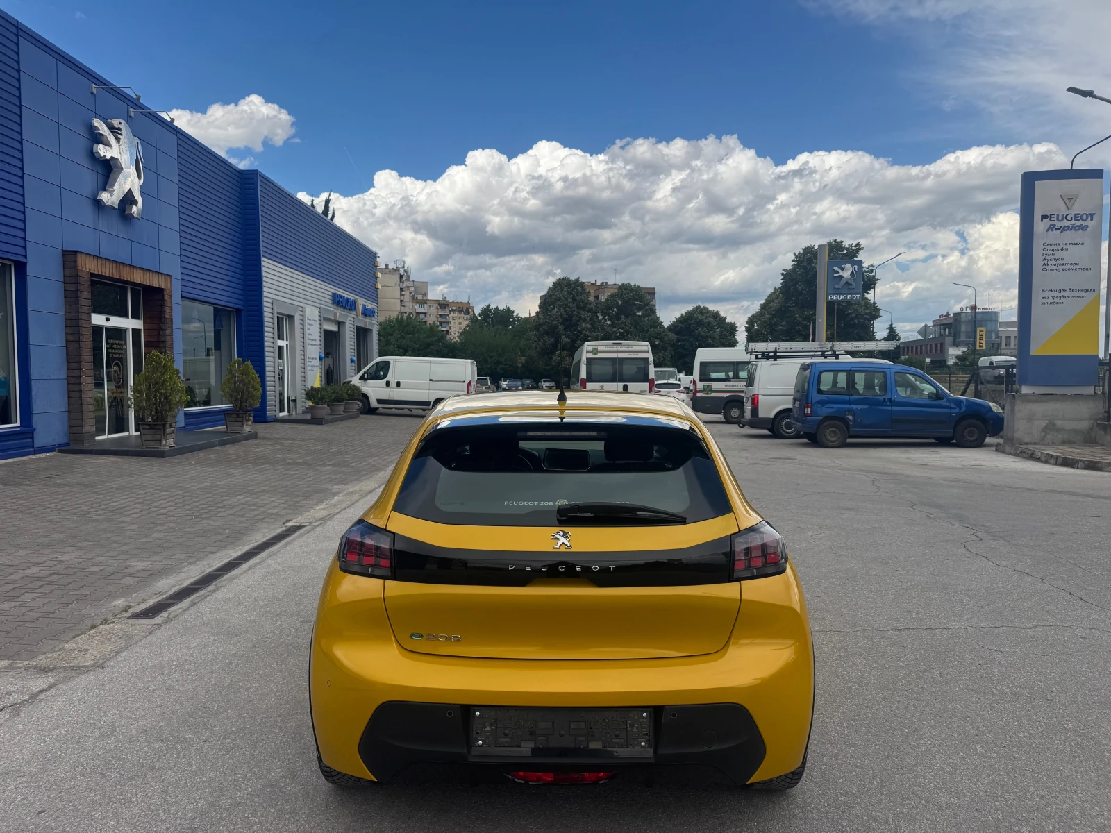 Peugeot 208, снимка 4 - Автомобили и джипове - 54930563