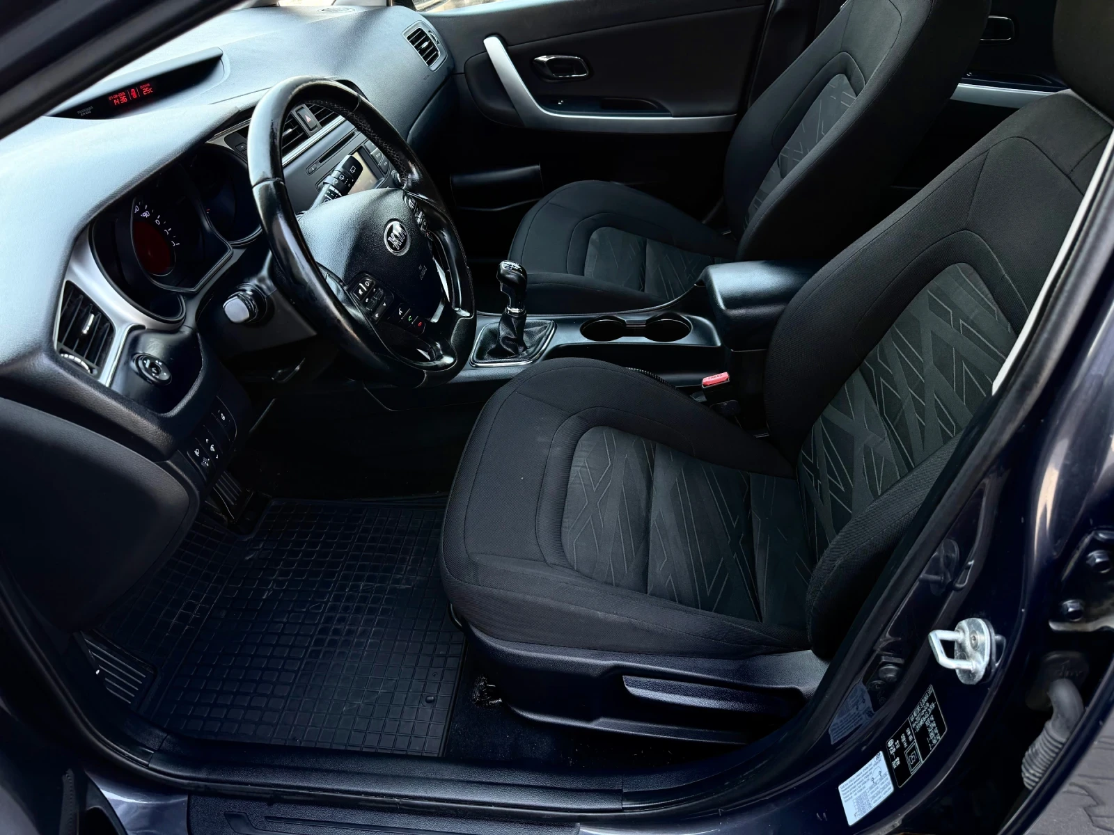 Kia Ceed 1.6CRDI-FACELIFT-EURO 6b-2016� | Mobile.bg � ����������� 10