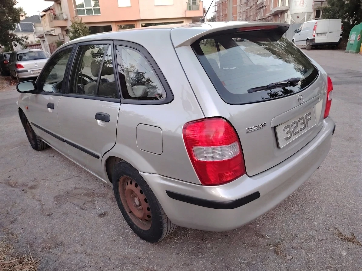 Mazda 323 F, снимка 3 - Автомобили и джипове - 55631848