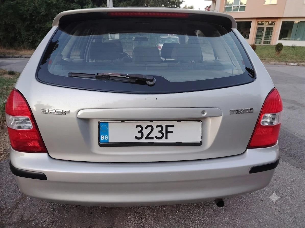 Mazda 323 F, снимка 6 - Автомобили и джипове - 55631848