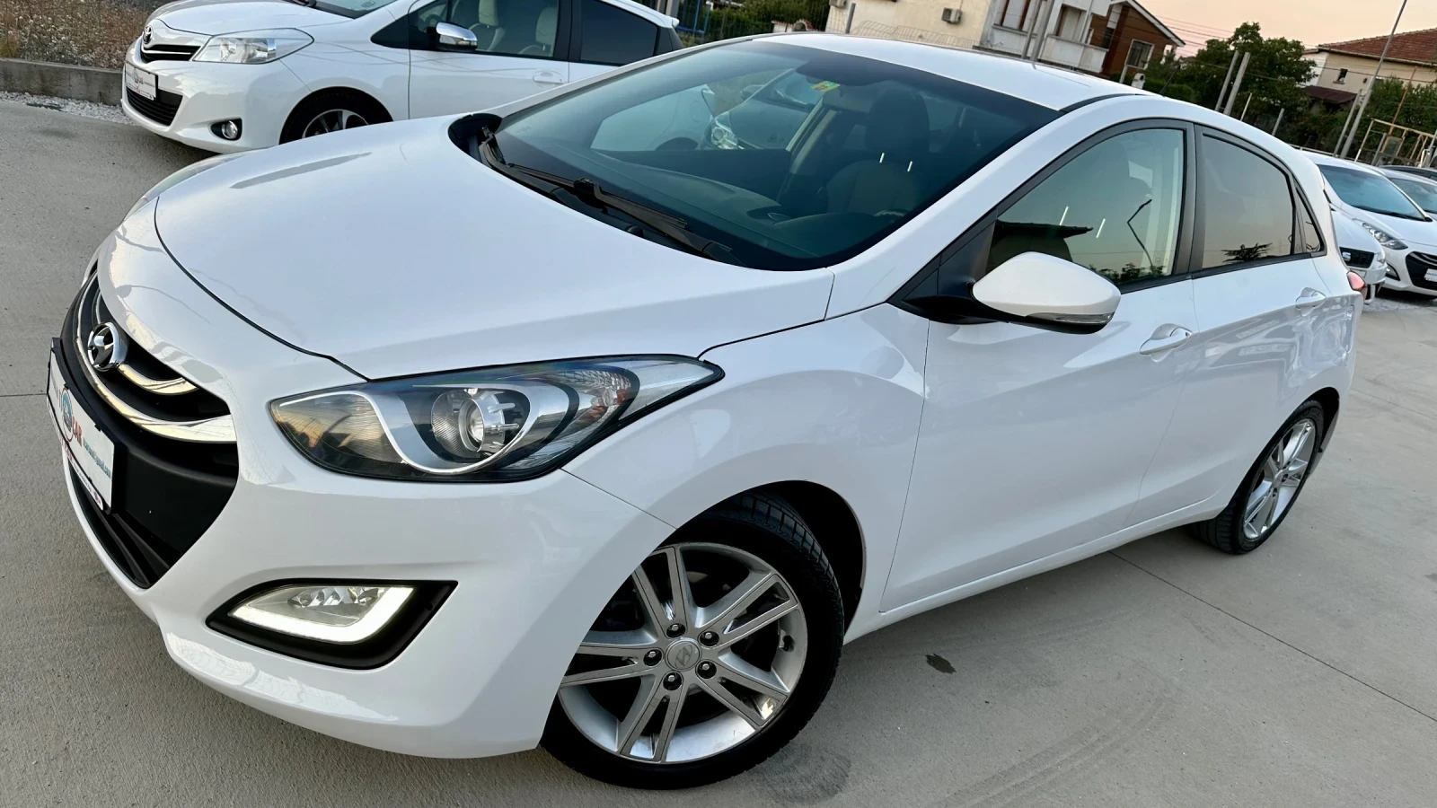 Hyundai I30 1.4i 100к. 6-скор.Нави! Климатроник! Лед!