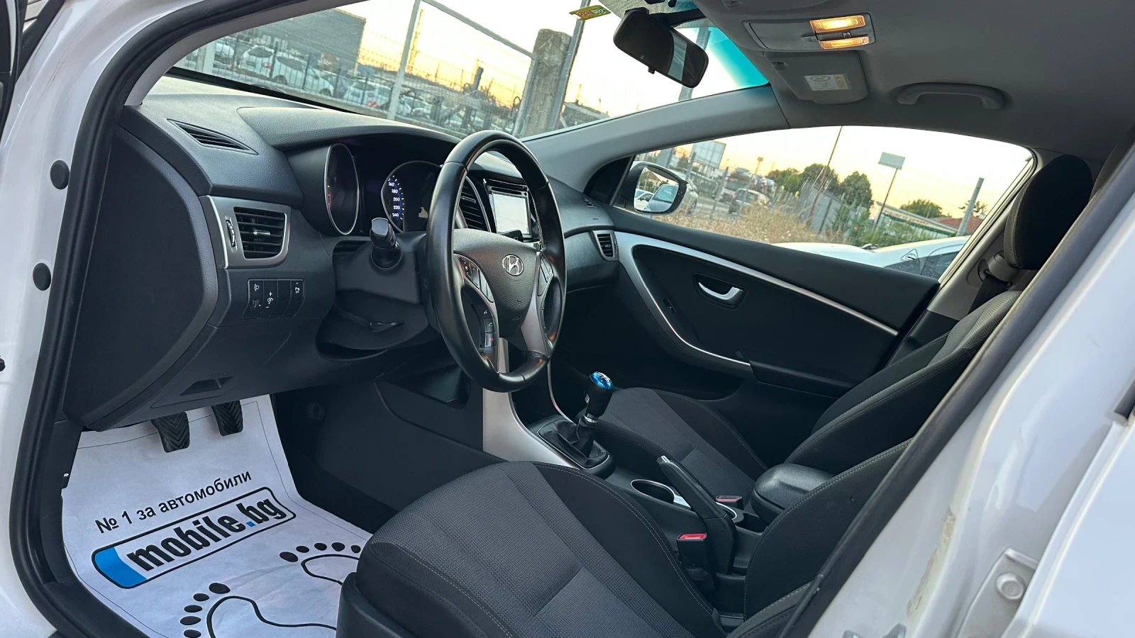Hyundai I30 1.4i 100к. 6-скор.Нави! Климатроник! Лед!, снимка 10 - Автомобили и джипове - 55694974