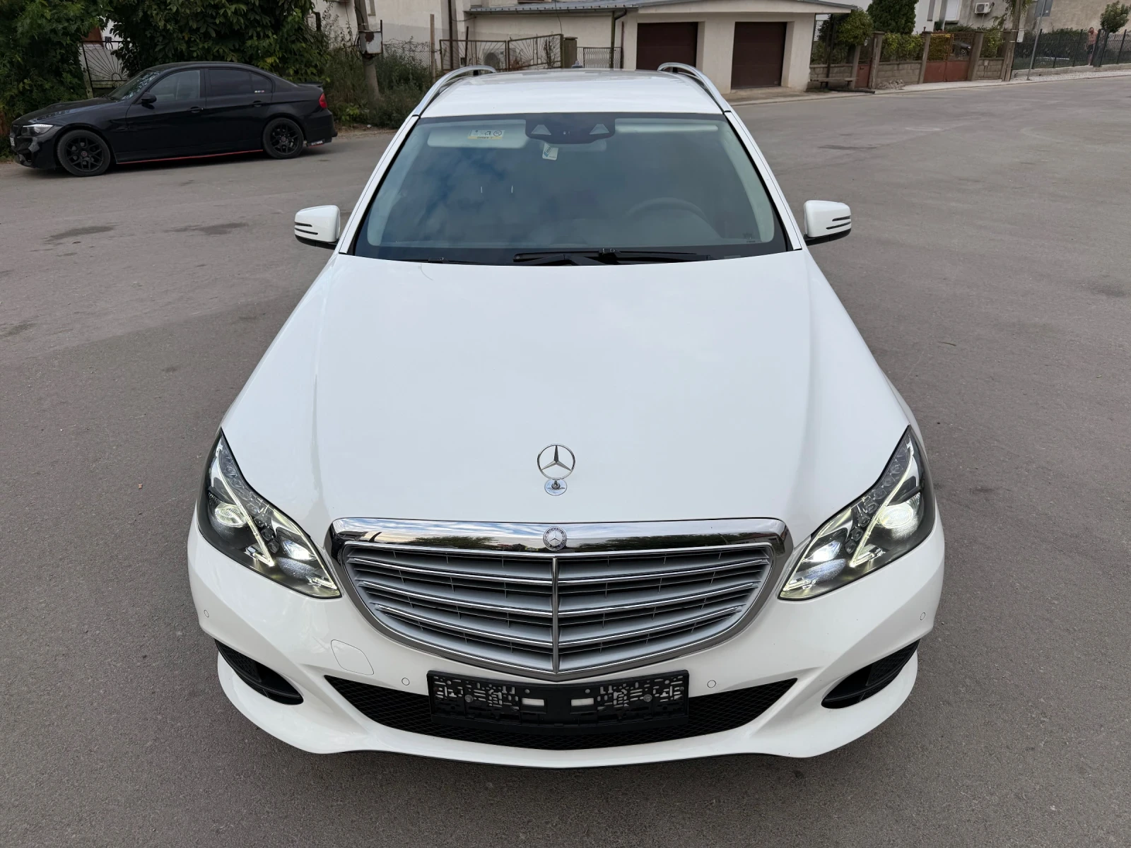 Mercedes-Benz E 220 4-MATIC ЛИЗИНГ, снимка 2 - Автомобили и джипове - 56310164