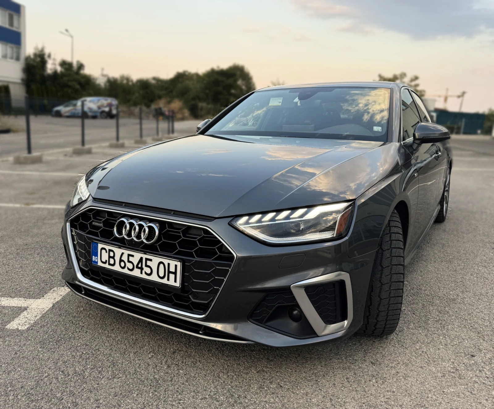 Audi A4 45 TFSI | MATRIX | ОБДУХВАНЕ, снимка 4 - Автомобили и джипове - 56453081