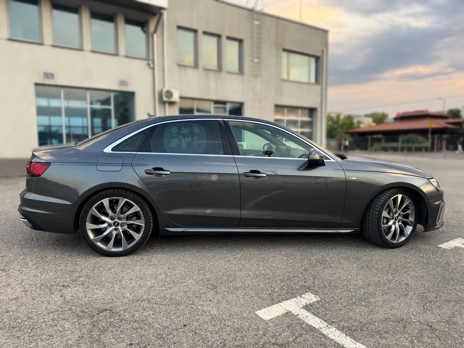 Audi A4 45 TFSI | MATRIX | ОБДУХВАНЕ, снимка 8 - Автомобили и джипове - 56453081