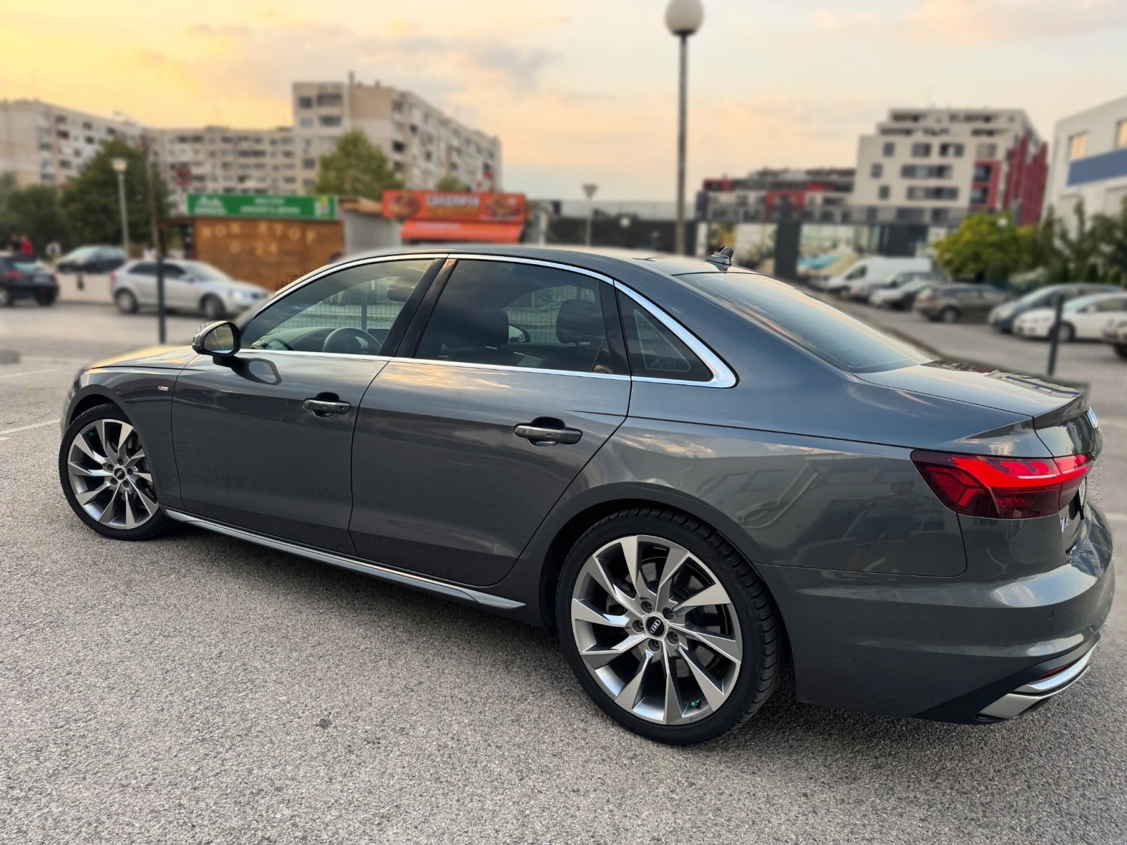 Audi A4 45 TFSI | MATRIX | ОБДУХВАНЕ, снимка 6 - Автомобили и джипове - 56453081