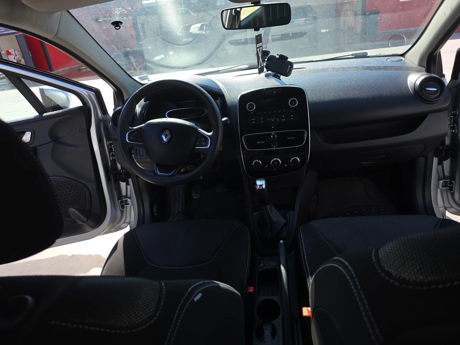 Renault Clio, снимка 9 - Автомобили и джипове - 56555828