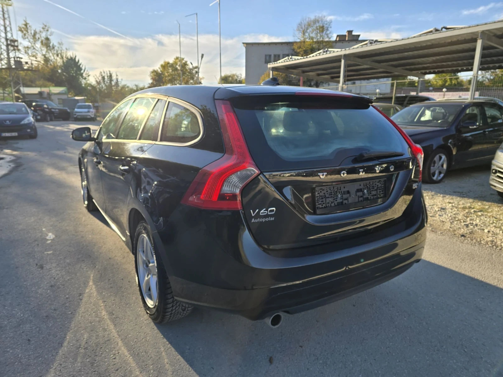 Volvo V60 2.0D 120к.с BUSINESS ЛИЗИНГ!, снимка 3 - Автомобили и джипове - 56652372