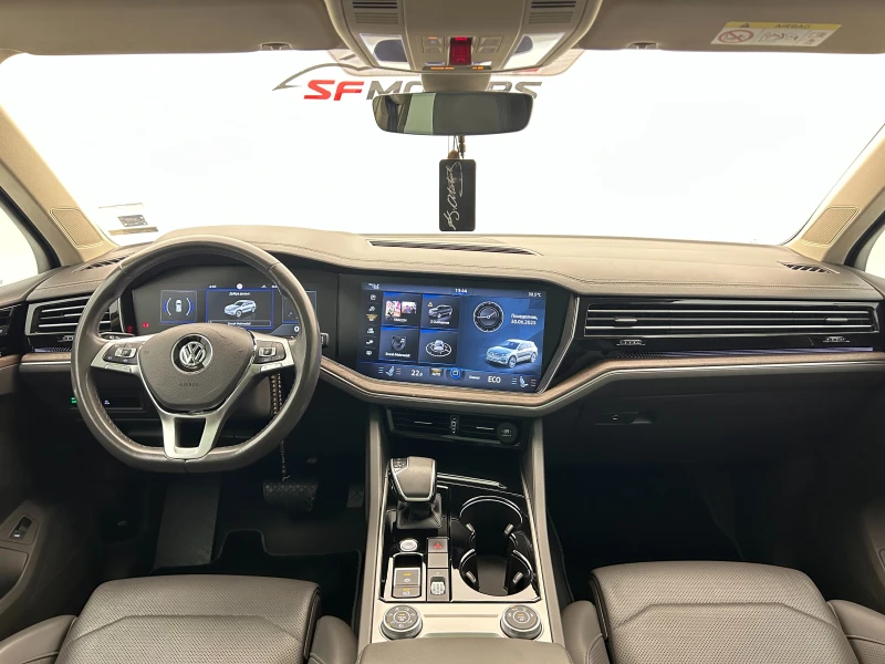 VW Touareg 3.0 TDI, снимка 10 - Автомобили и джипове - 50849459