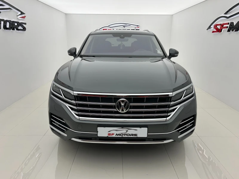 VW Touareg 3.0 TDI, снимка 2 - Автомобили и джипове - 50849459