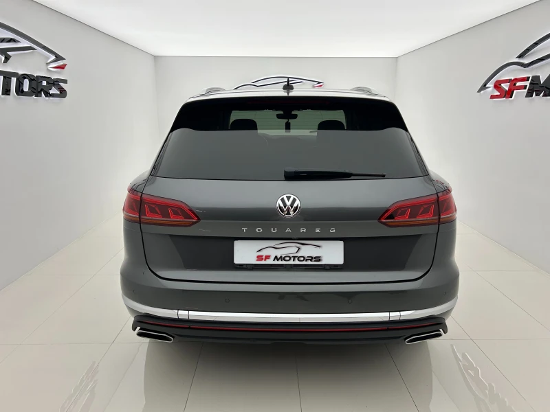 VW Touareg 3.0 TDI, снимка 5 - Автомобили и джипове - 50849459