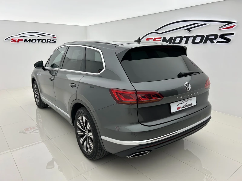 VW Touareg 3.0 TDI, снимка 4 - Автомобили и джипове - 50849459